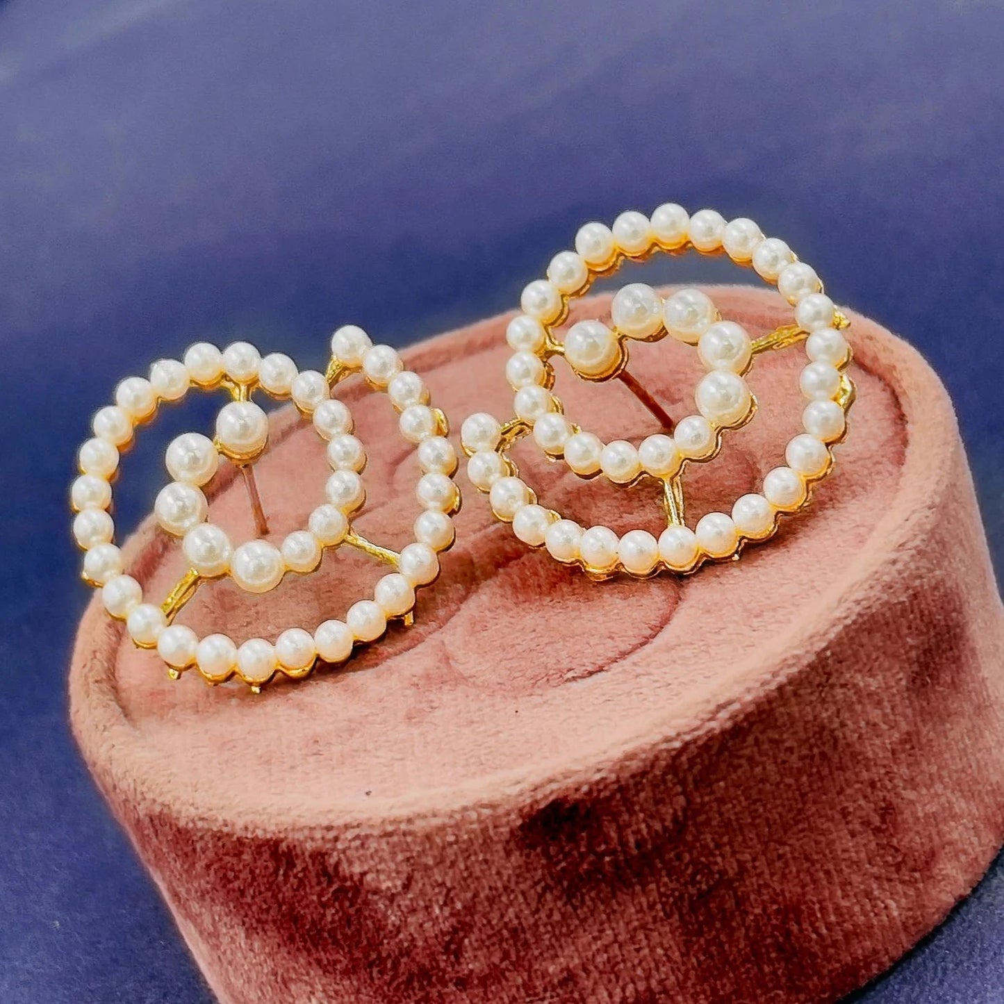 Rounded Pearl Earings