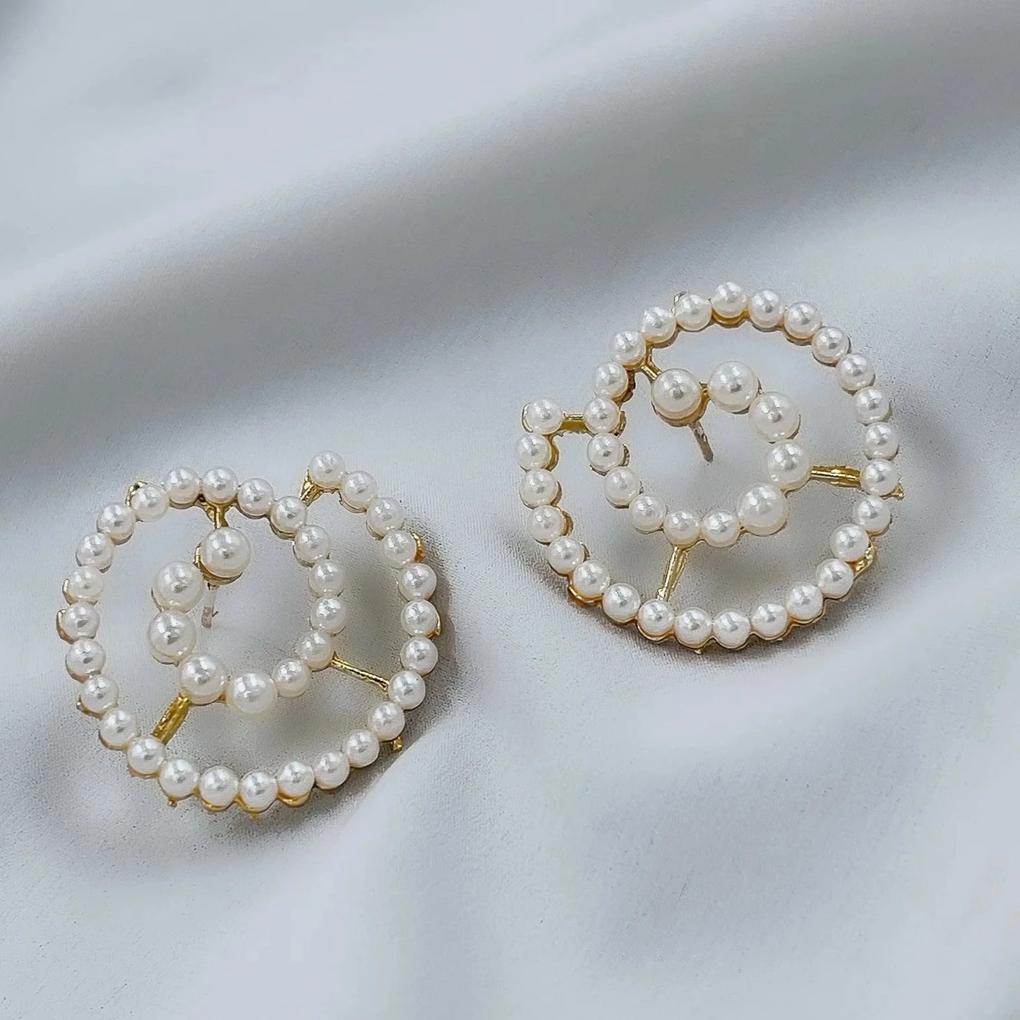 Rounded Pearl Earings