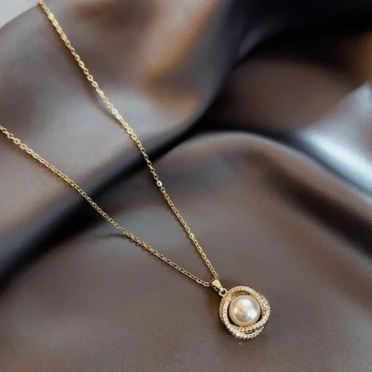 Single Pearl Pendant Necklace